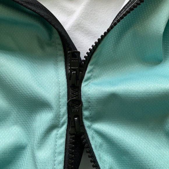 NWOT Bike vest thermal - Picture 4 of 6